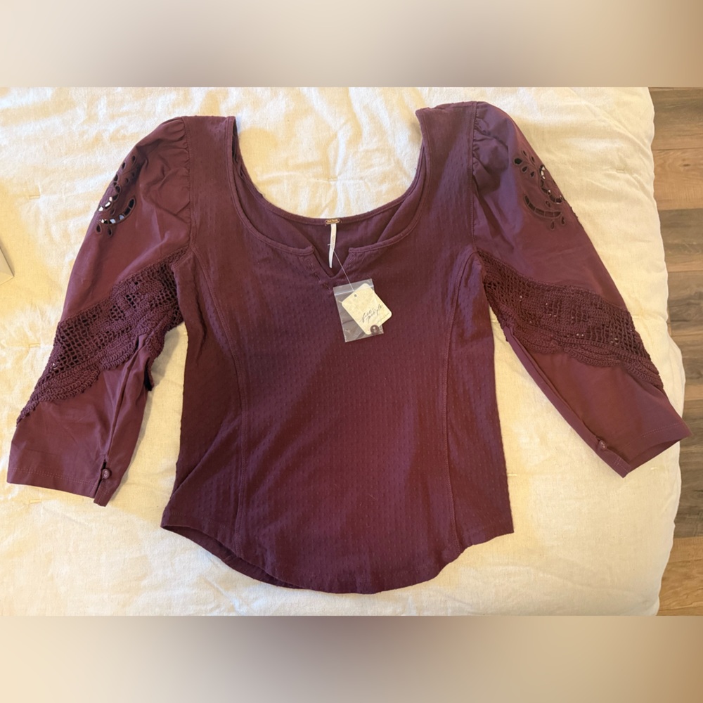 Free People Women's Burgundy Top. Size L